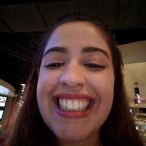 Meet your Posher, Claudia